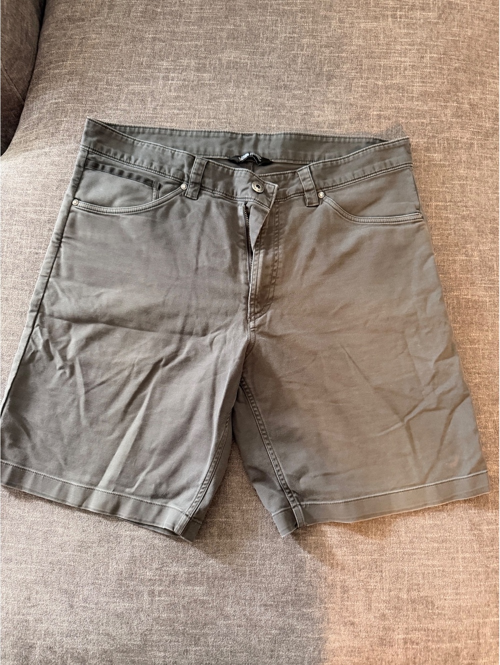 The North Face Men's Shorts Size 34 Gray Casual